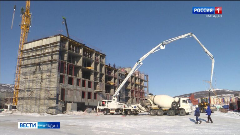 В столице Колымы на стройплощадке нового микрорайона приступили к заливке бетона в первом многоэтажном доме