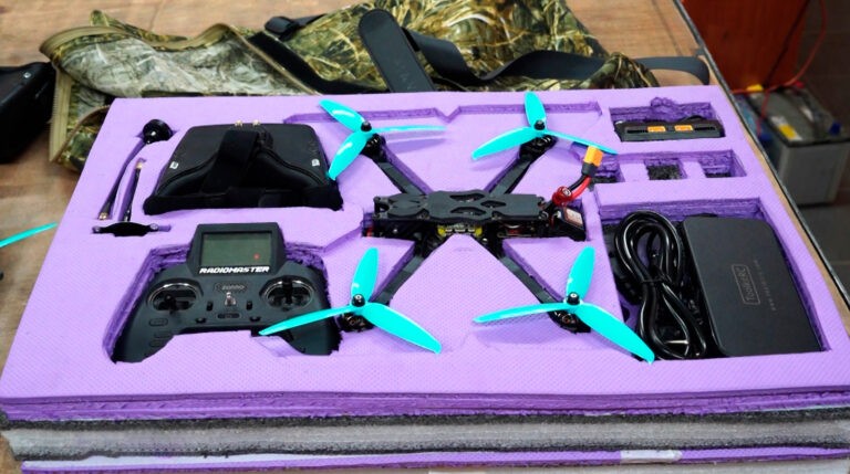 Магаданские волонтеры создали дрон-камикадзе для бойцов СВО