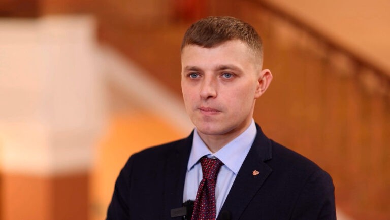 Антон Олейник, руководитель управления транспорта и логистики Министерства дорожного хозяйства и транспорта Магаданской области