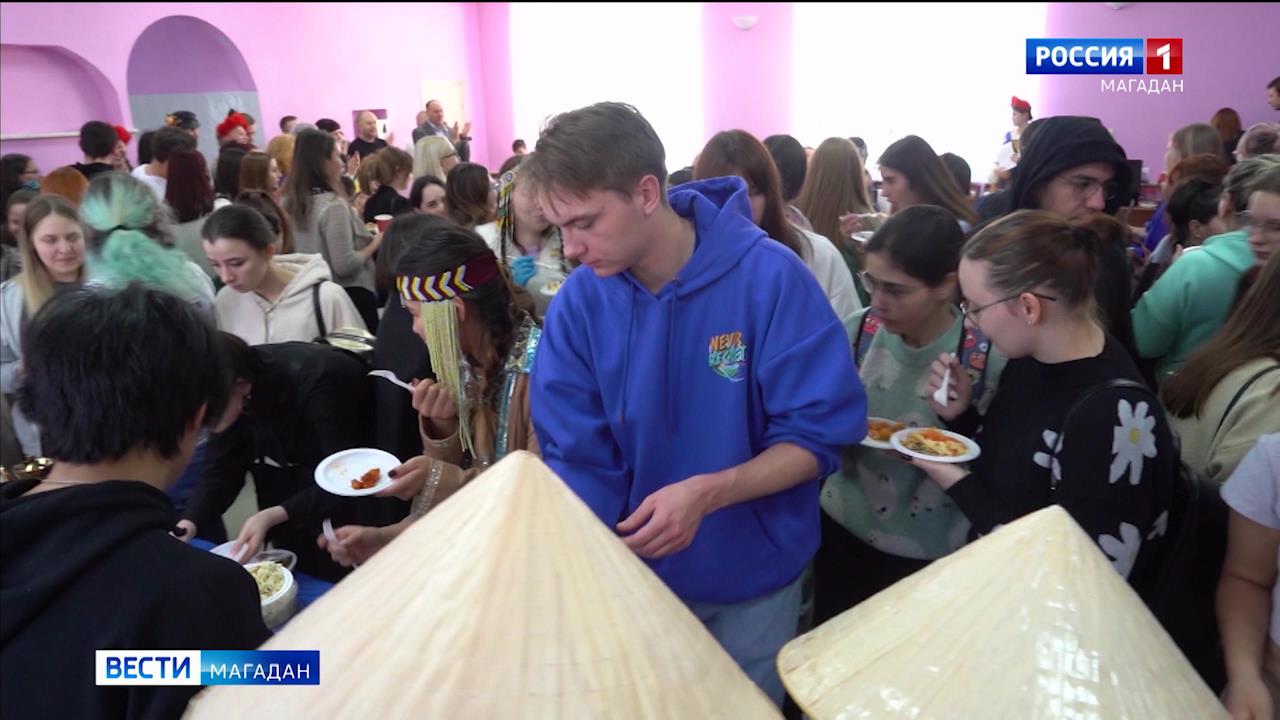 Гастрономический фестиваль накормил студентов
