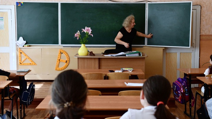 Вести.ру: Сергей Кравцов сообщил о ликвидации третьей смены в школах