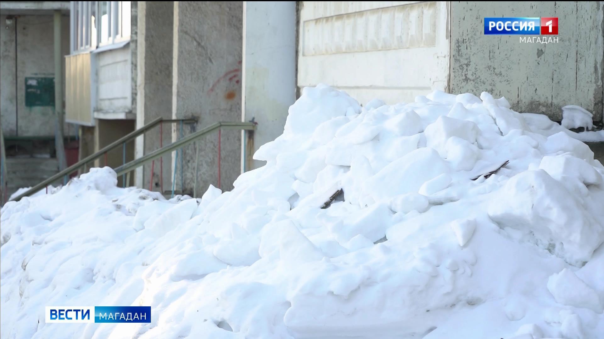 Экстренно расчистить дворы Магадана от снега требуют в региональном ОНФ