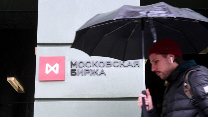 Вести.ру: рубль уходит в пике