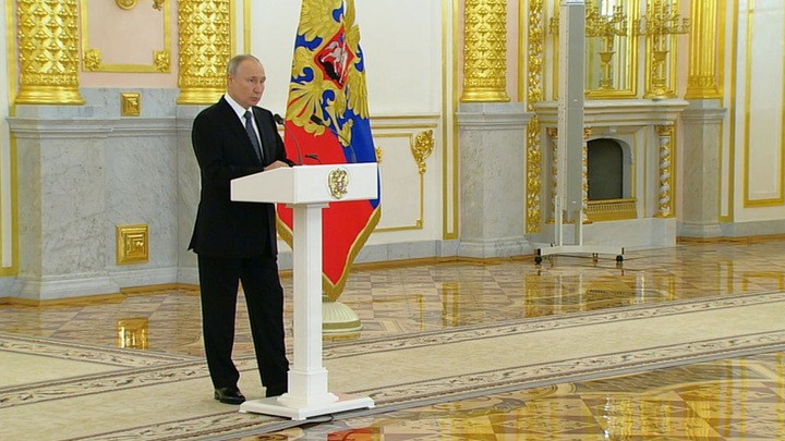 Вести.ру: Россияне оценили работу Путина на посту президента