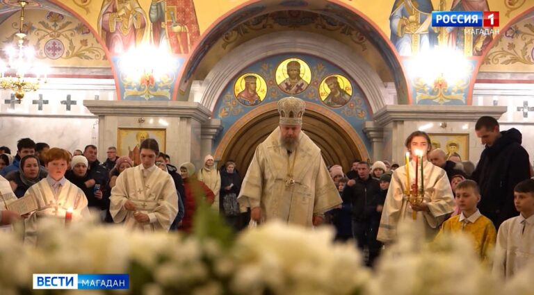 В Магадане православные встретили Святую Пасху